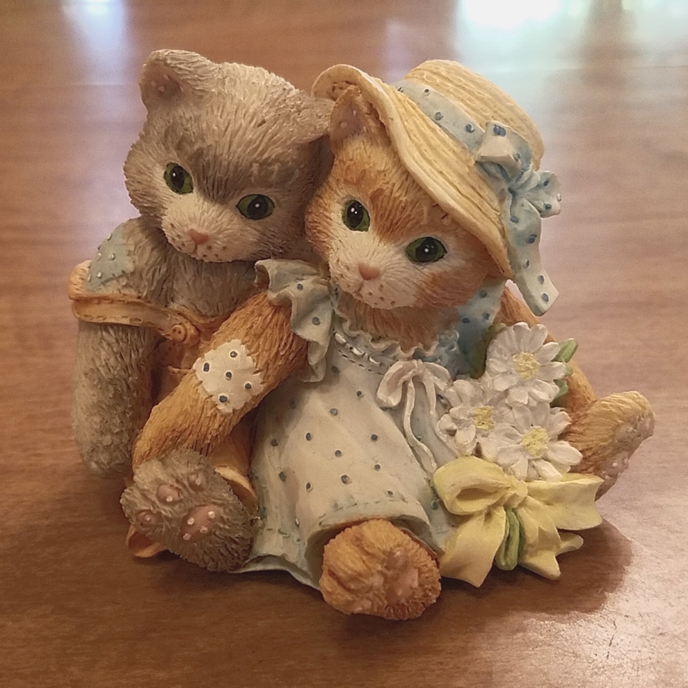 Vintage Enesco Calico Kittens Figurine. Numbered.